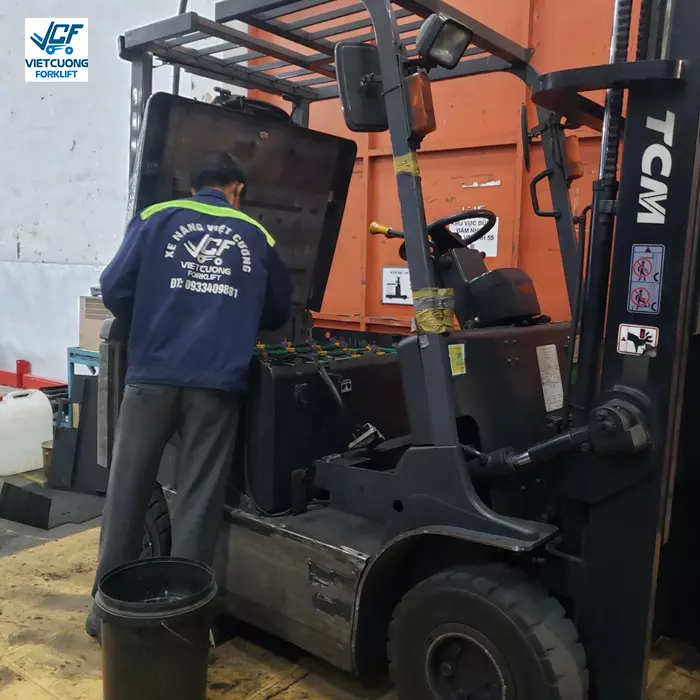 Bảo trì xe nâng điện định kỳ