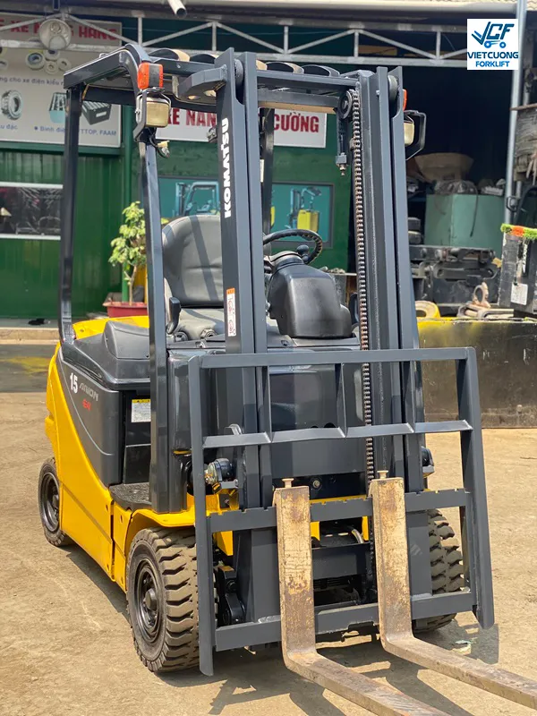 dac diem noi bat cua xe nang dien komatsu FB15-12