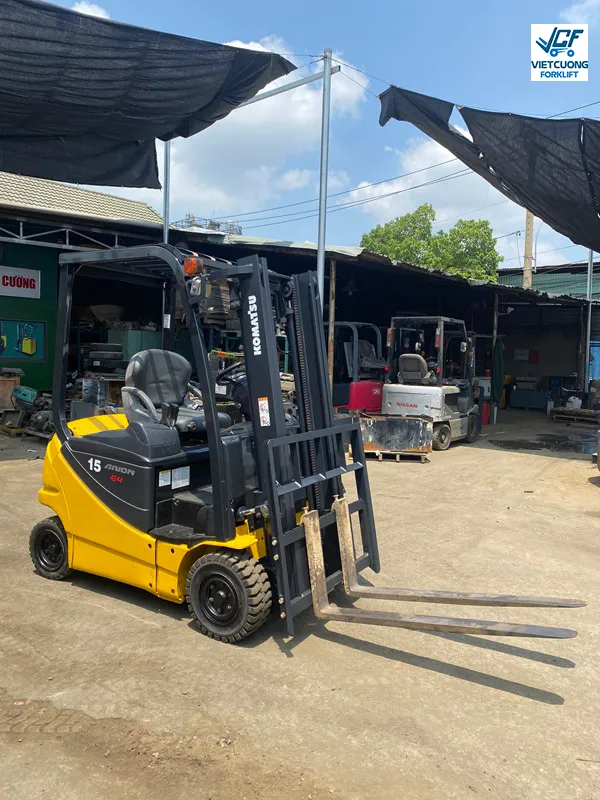 Xe nang dien komatsu FB15-12 duoc su dung o dau