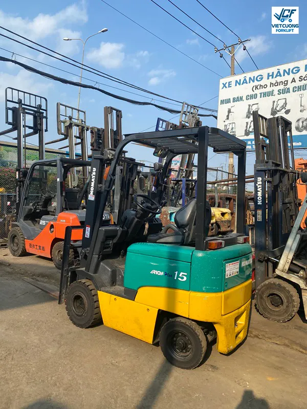 xe nang dien Komatsu 1.5 tan la gi