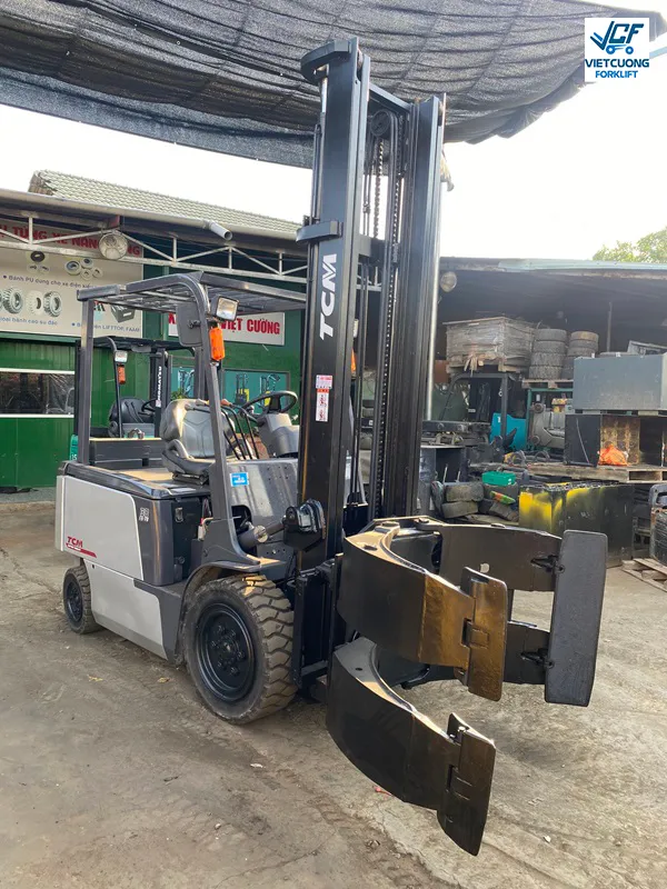 dac diem cua xe nang dien tcm kep cuon giay