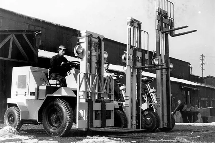 Nguon goc va qua trinh phat trien cua komatsu