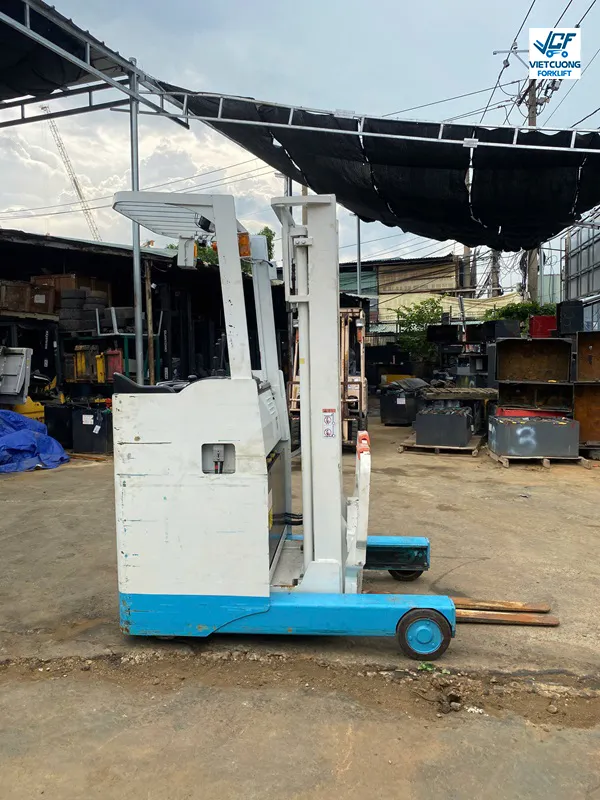 Xe nâng điện đứng lái 1.5 tấn Shinko