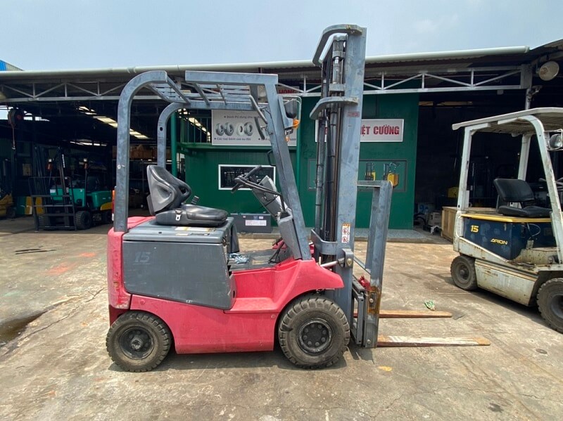 Kiểm tra an toàn xe nâng trước khi vận hành