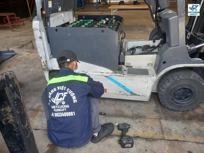 Hướng dẫn cách sửa chữa lỗi xe nâng không tiến lùi được