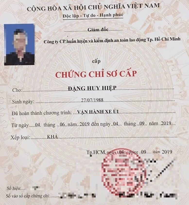 Lái xe nâng cần bằng không?