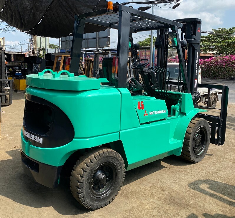 Mối quan hệ giữa trọng lượng xe nâng và công suất của xe nâng