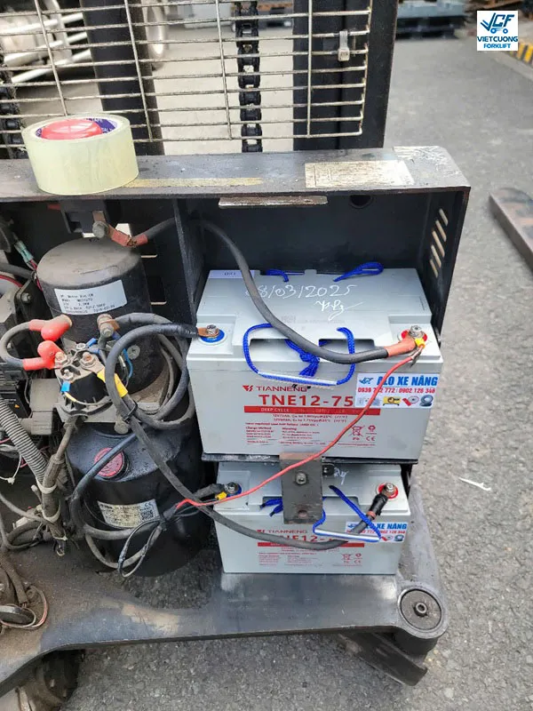 binh ac quy xa sau kin khi Tianneng chinh hang