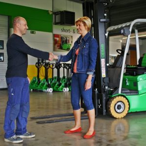 Những vấn đề cần lưu ý khi mua xe nâng hàng