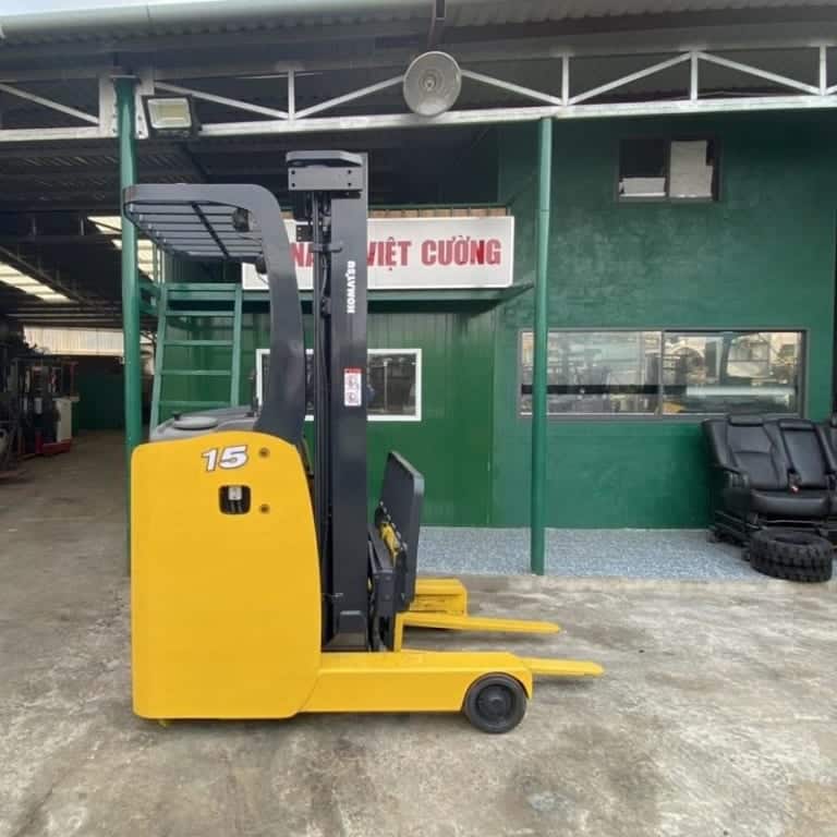 Xe nâng điện đứng lái komatsu