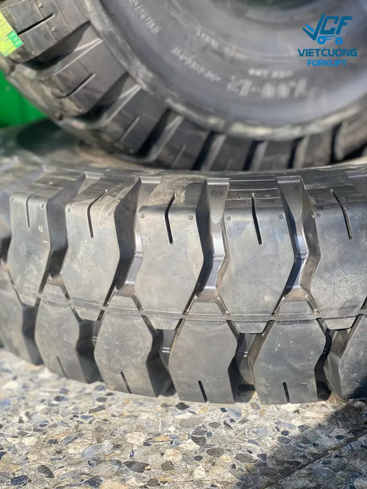 Bánh đặc xe nâng Dunlop 700-12