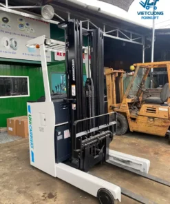 Xe nâng điện đứng lái 1.5 tấn tại Bình Dương