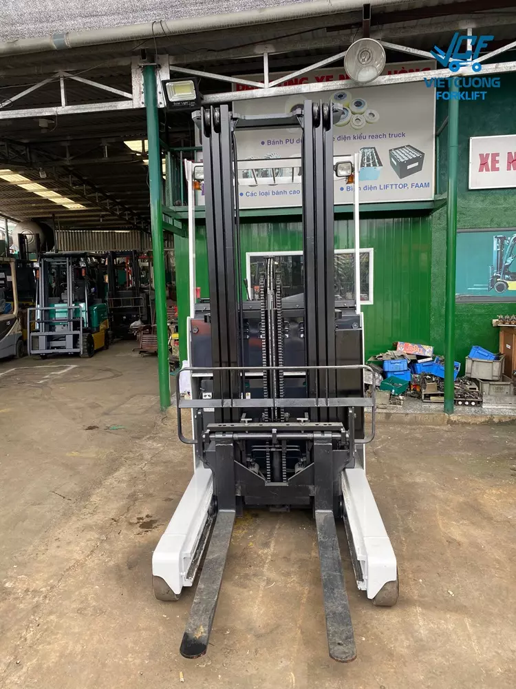 Xe nâng điện đứng lái 1.5 tấn tại Bình Dương