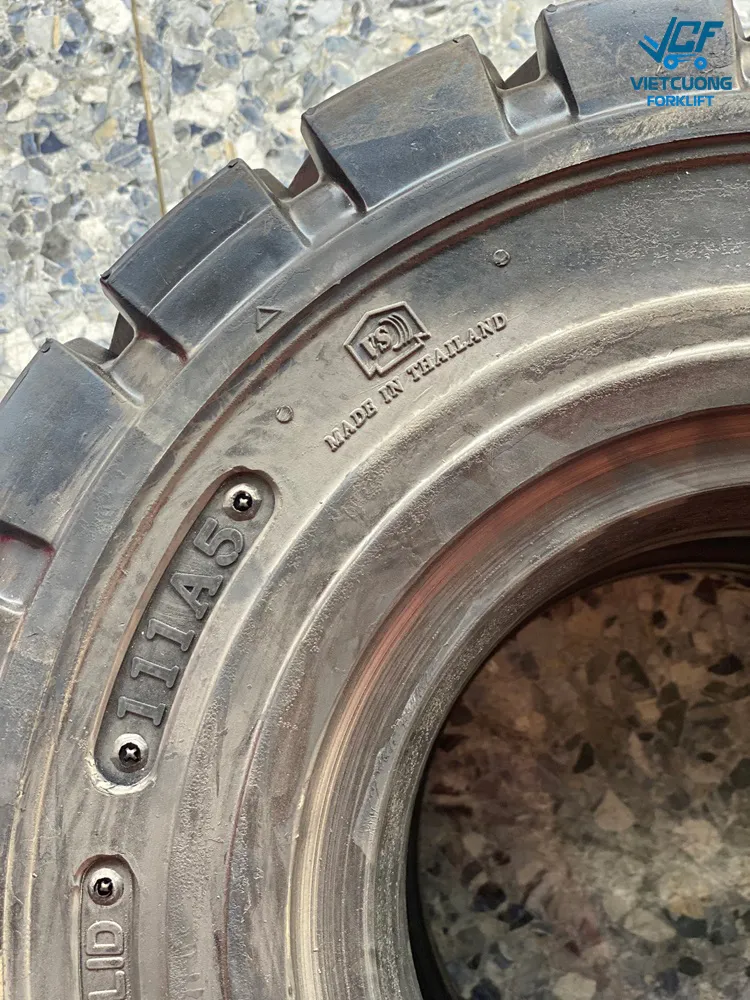 Vỏ đặc xe nâng Komachi