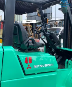 Xe nâng dầu 4 tấn