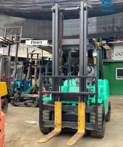 Xe nâng dầu 4 tấn