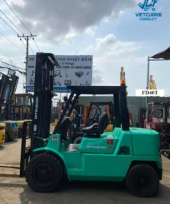 Xe nâng dầu 4 tấn