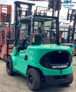 Xe nâng dầu 4 tấn