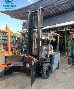 Xe nâng kẹp cuộn giấy 3 tấn TCM