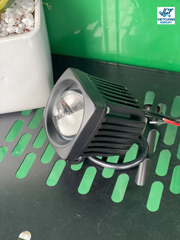 Den led chieu diem xe nang