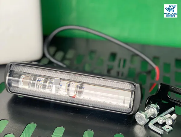 Den led chieu vach xe nang chinh hang